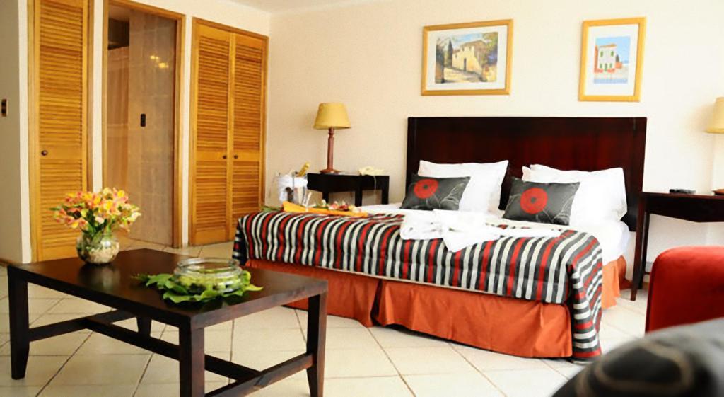 Hotel Nogales By Tempo Rent Santiago Room photo